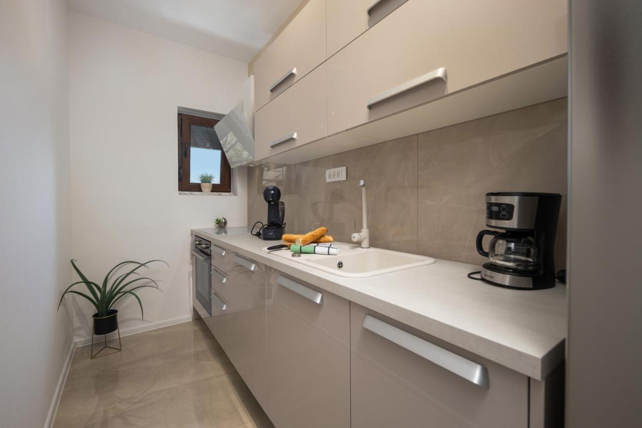 Villa Adriatic, Apartment Rebecca With Heated Swimming Pool, Sew View, Childrens Playground Ičići Екстериор снимка
