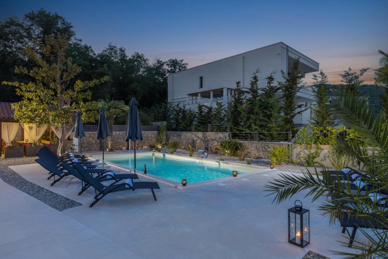Villa Adriatic, Apartment Rebecca With Heated Swimming Pool, Sew View, Childrens Playground Ičići Екстериор снимка